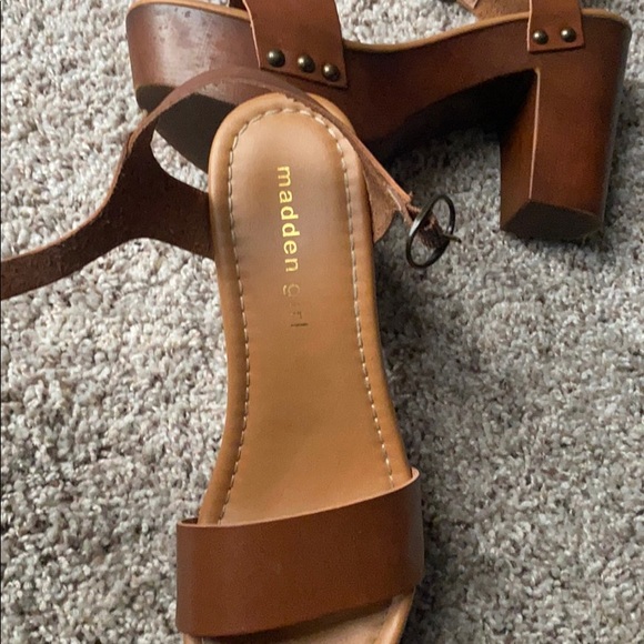 Heels - Picture 2 of 4